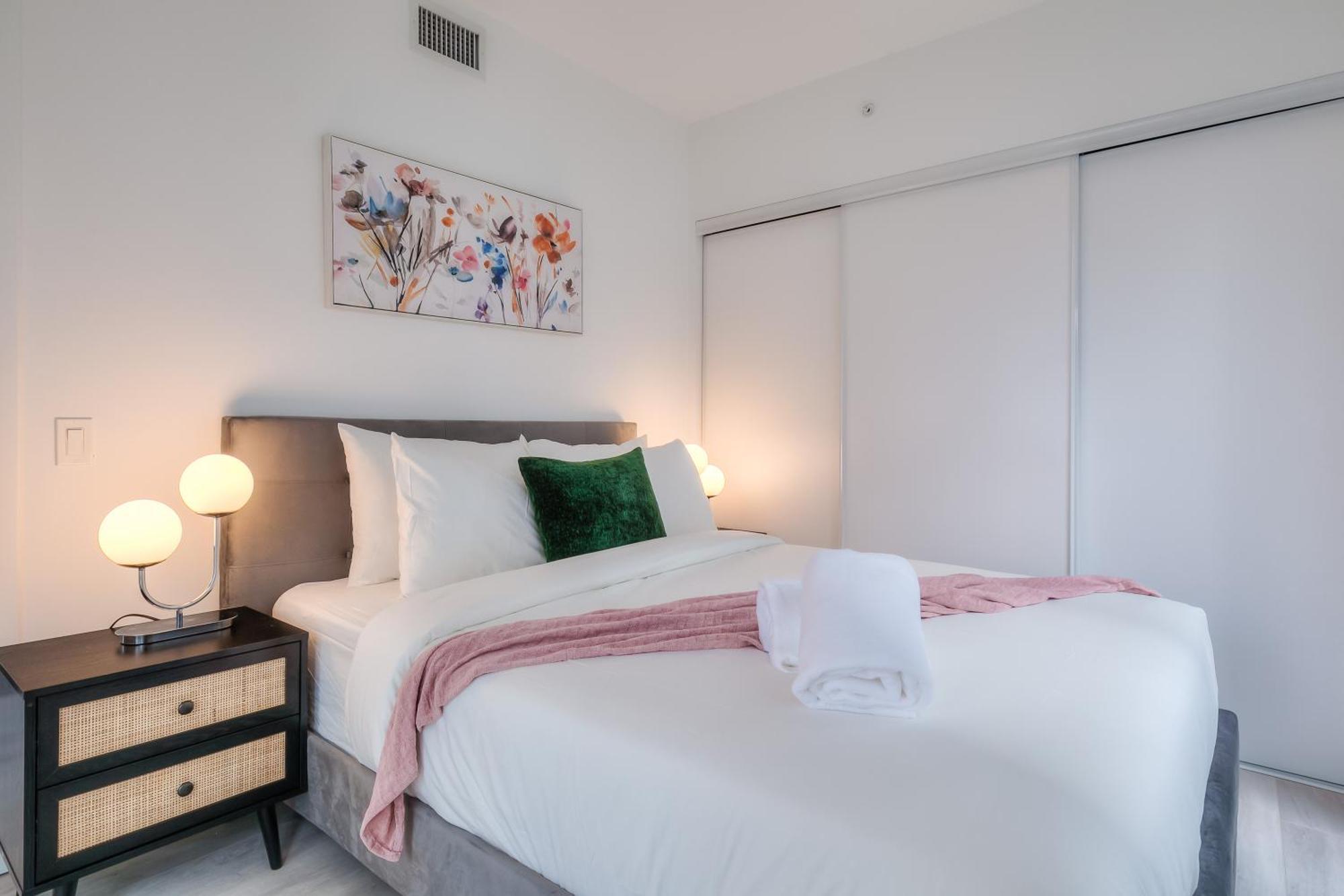 Panorama Suites Downtown Toronto Bagian luar foto