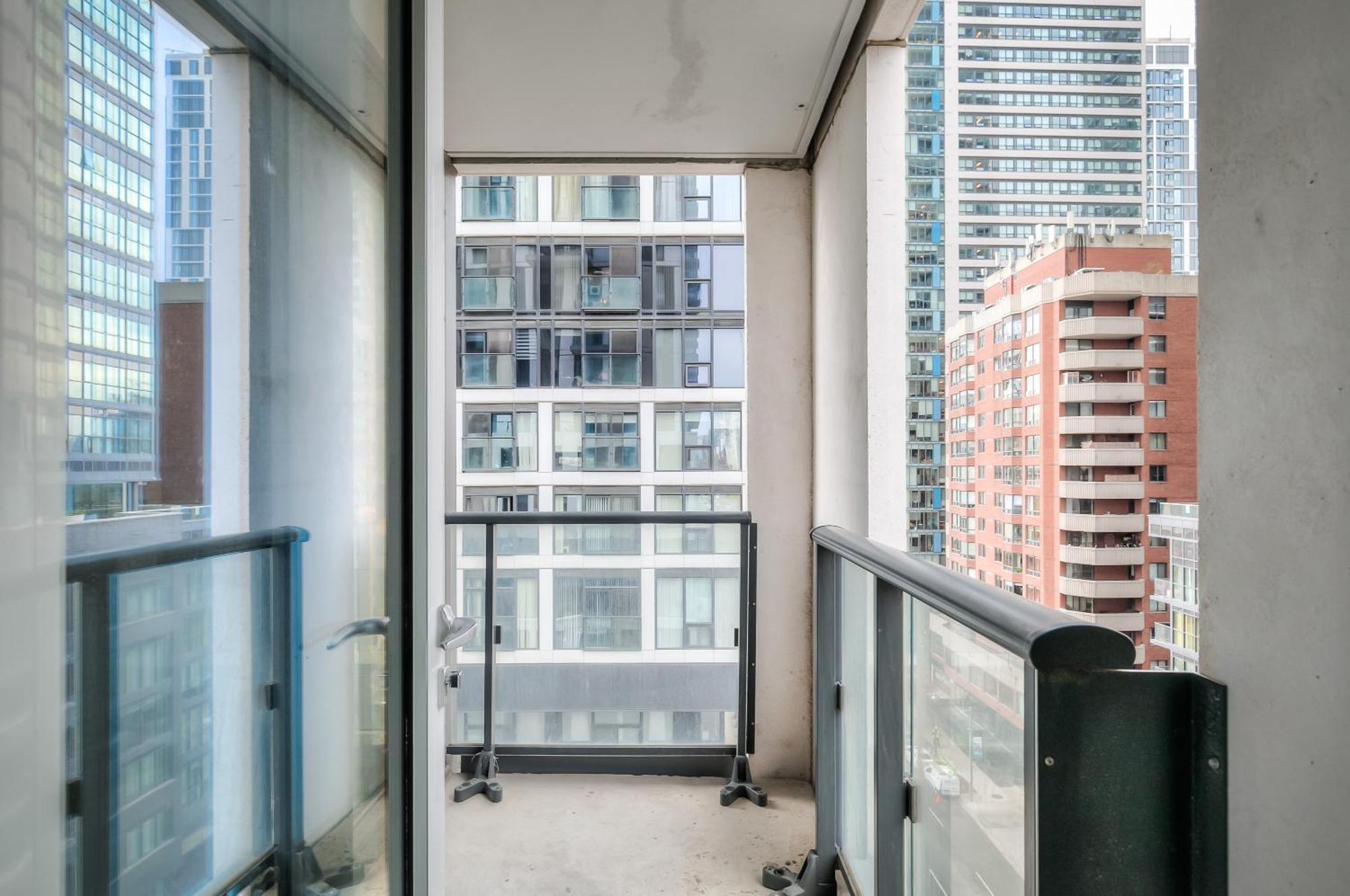 Panorama Suites Downtown Toronto Bagian luar foto